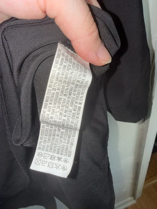 Forever 21 Black Short-Sleeve Round Neck Blouse with Keyhole - Picture 7 of 7